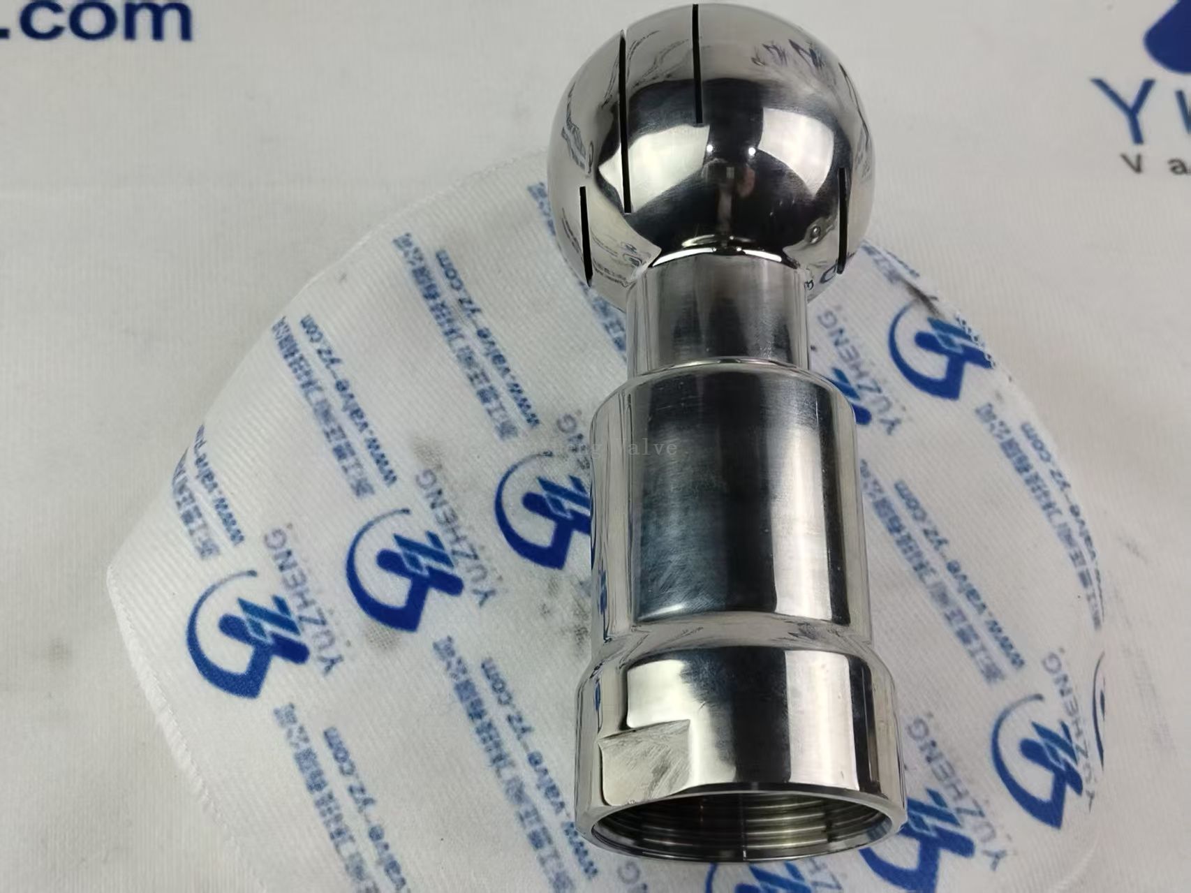 Санитарный вращающийся чистящий шарик с резьбой