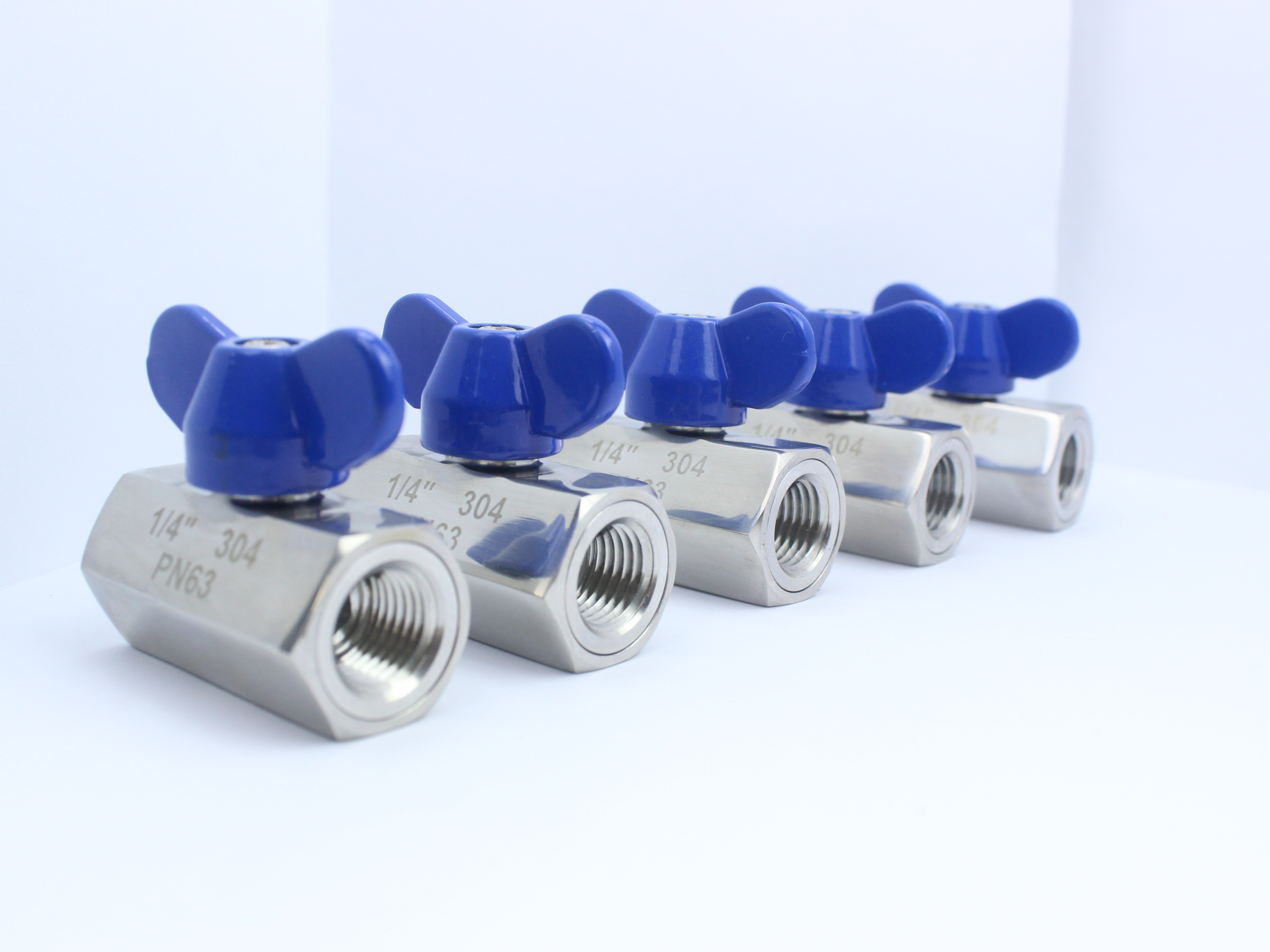 Промышленный мини шаровой клапан резьбы нержавеющей стали с ручкой-бабочкой